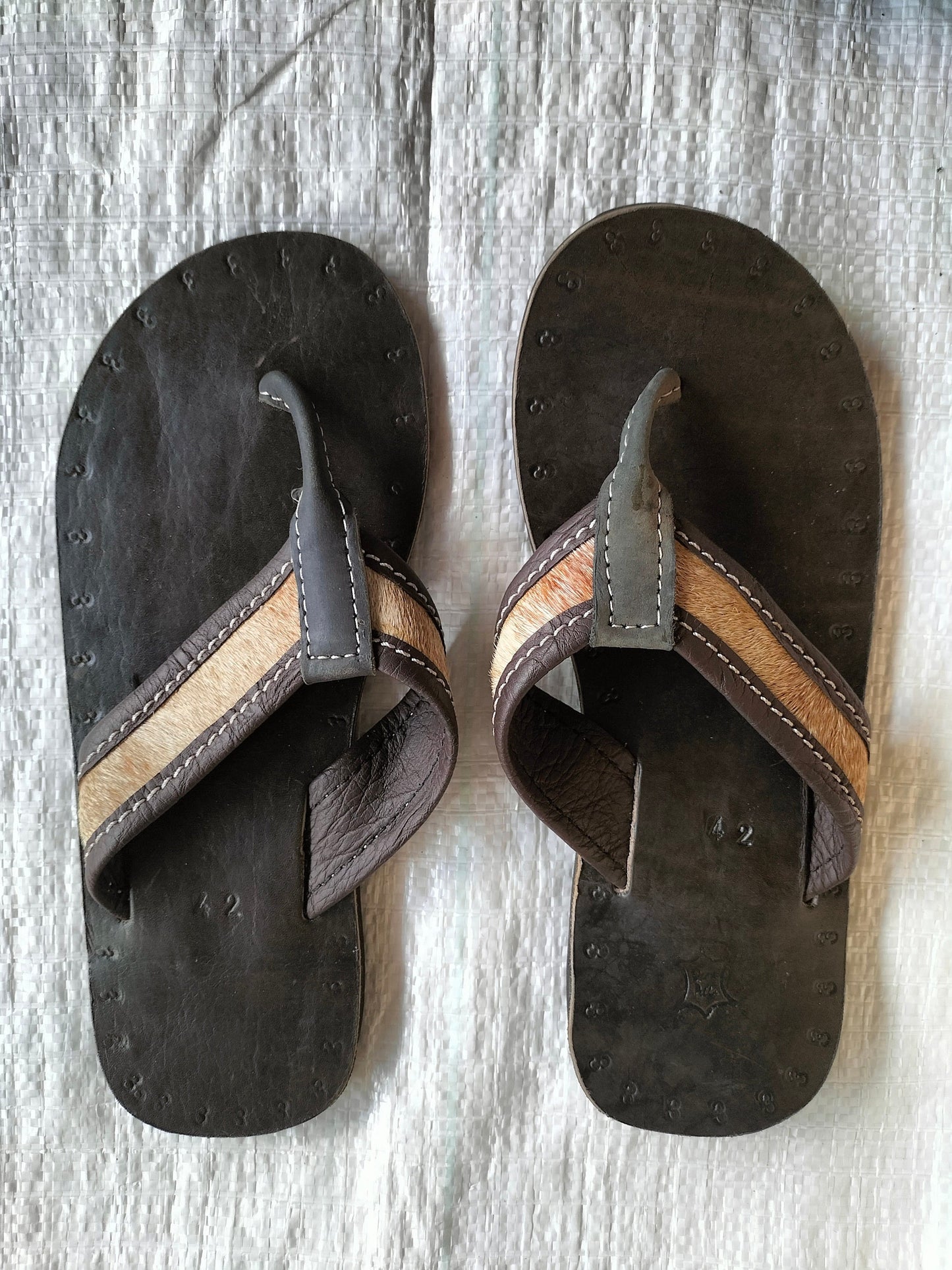 Handmade African Men's Sandals/Genuine Leather Beaded Flip-Flops/Comfortable Summer Sandals for Men/African Shoes/Unique Gift for Him