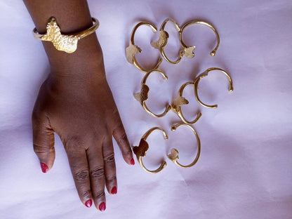 ON SALE: African brass bracelets, A set of 8 brass bracelets, African continent bracelet, Wholesale brass bangles, Christmas gift