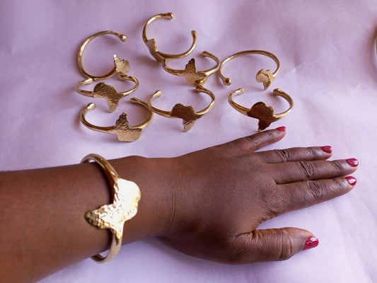 ON SALE: African brass bracelets, A set of 8 brass bracelets, African continent bracelet, Wholesale brass bangles, Christmas gift